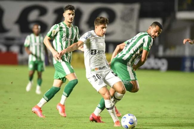 Màn thư hùng giữa Santos vs Juventude